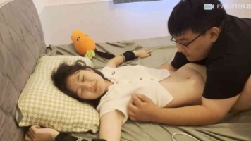 【illiouns】猥琐胖子折磨JK欲望学生妹，从抗拒到享受