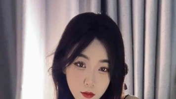 美女主播自挠+自tian