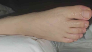 滴滴段真实睡熟，沉浸式呼噜下运动鞋白袜裸足挠tian闻玩