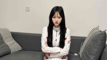 漂亮女战士被反击  女战士暗夜搜查玩白袜足