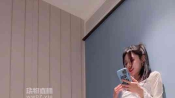 【狸狸】双S脚下喂食tian裸足白袜