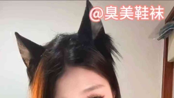 【重磅自购】高颜值美女自闻臭鞋臭袜自tian爽到翻白眼