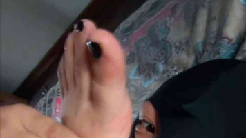 【77】趁女友睡着全程嗦tian大脚丫