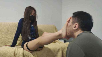 【红颜榜】超美女特工幽梦的美脚审讯