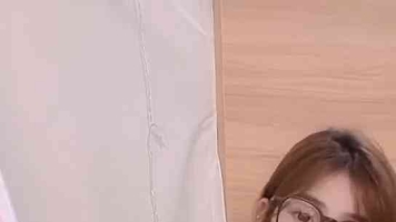美少女蘑菇大人自tian自挠秀足35V全网大合集