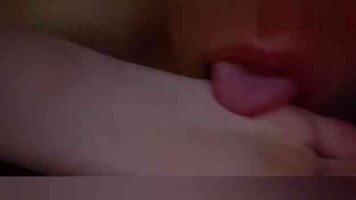 真实熟睡挠tian摆弄玩弄妹妹及女友脸腿足合集