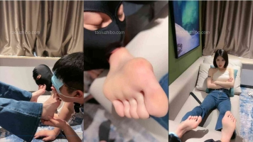 网友原创-一字带凉鞋御姐遭遇tk天脚