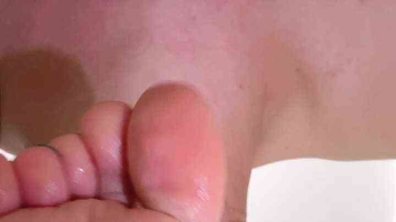 【冰月】近距离狂吃高颜值美女的美脚