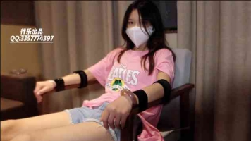 全网首发【行乐原创】高中毕业生全身tk 白袜黑丝裸足 笑到岔气