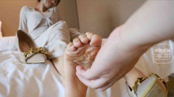 誉铭-新挠高跟脚美女