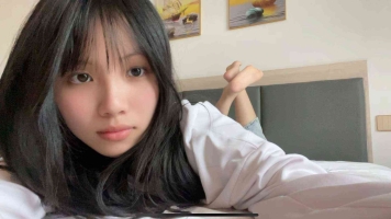 【行乐原创】美少女小园校服TK，白嫩脚底笑到起飞